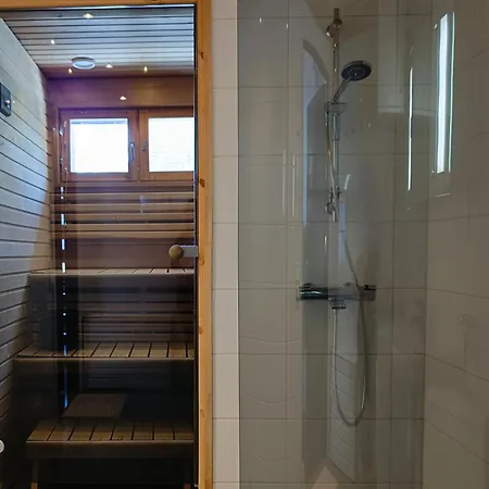 Aurinkorinne 4 * Syöte